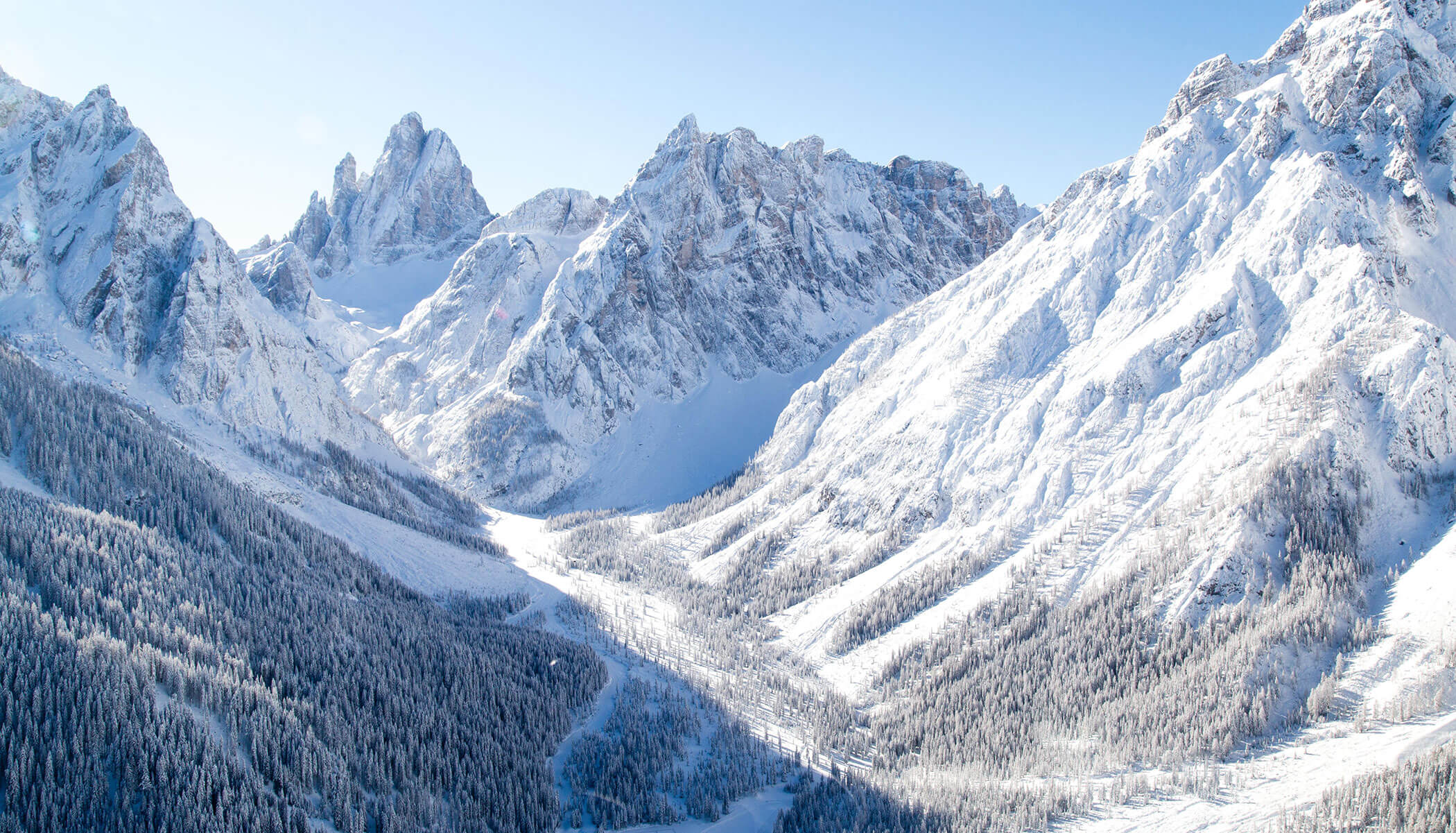 Vista sulle Dolomiti di Sesto in inverno